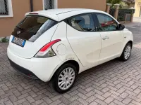 Usata Lancia Ypsilon 69 CV (50 kW) 2013 Bianco Utilitaria