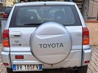 Usata Toyota RAV4 116 CV (85 kW) 2002 Argento SUV