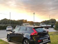 Usata Volvo V40 R-Design Momentum 150 CV (110 kW) 2014 Nero Berlina