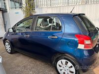 Usata Toyota Yaris 69 CV (50 kW) 2010 Blu Utilitaria
