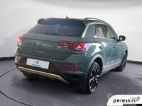 Usata VW T-Roc Life 116 CV (85 kW) 2024 Blu petroleum SUV