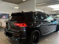 Usata VW Golf VIII R 333 CV (244 kW) 2025 Nero Berlina