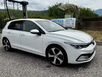 Begagnad VW Golf VIII Life 131 HK (96 kW) 2020 Vit Sedan