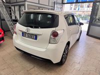 Usata Toyota Verso Active 124 CV (91 kW) 2013 Bianco Monovolume