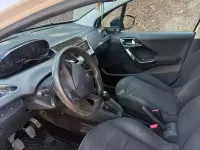 Usata Peugeot 208 68 CV (50 kW) 2014 Bianco Utilitaria
