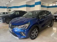 Usata Renault Captur Intens 101 CV (74 kW) 2023 Blu/azzurro SUV