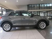Usata VW T-Roc Style 116 CV (85 kW) 2025 Grigio scuro /tetto nero SUV