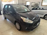 Usado Ford B-MAX Titanium 75 CV (55 kW) 2013 Gris Monovolumen