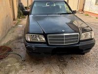 Usata Mercedes C180 122 CV (89 kW) 1997 Nero Berlina