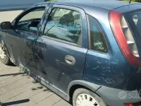 Usata Opel Corsa 75 CV (55 kW) 2002 Blu Utilitaria