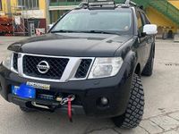 Second-hand Nissan Navara 190 CP (139 kW) 2011 Negru Pickup