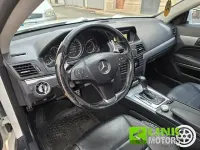 Usata Mercedes E220 Avantgarde 170 CV (125 kW) 2011 Bianco Coupé