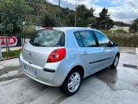 Usado Renault Clio II 2006 Gris Utilitario