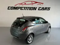 Usata Lancia Ypsilon Gold 69 CV (50 kW) 2016 Grigio Utilitaria