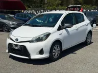 Usata Toyota Yaris Hybrid Lounge 75 CV (55 kW) 2014 Bianco Utilitaria