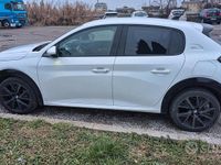 Usata Peugeot 208 GT 101 CV (74 kW) 2023 Bianco Utilitaria
