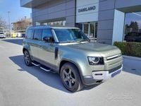 Usata Land Rover Defender SE 400 CV (294 kW) 2024 Verde SUV
