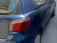 Usata Toyota Yaris 68 CV (50 kW) 2001 Bluazzurro Berlina
