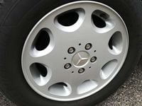 Usata Mercedes E300 150 CV (110 kW) 1992 Blu/azzurro Berlina