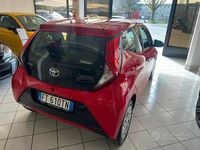 Usata Toyota Aygo X-clusiv 72 CV (52 kW) 2019 Rosso Utilitaria