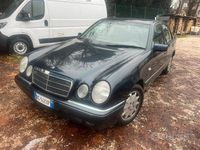 Begagnad Mercedes E200 186 HK (136 kW) 2000 Svart Sedan