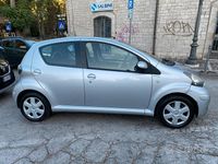 Usata Toyota Aygo 68 CV (50 kW) 2010 Grigio Utilitaria
