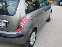 Usata Lancia Ypsilon 60 CV (44 kW) 2003 Grigio Utilitaria