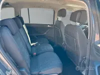 Gebraucht VW Touran Comfortline 150 PS (110 kW) 2024 Grau Van / Kleinbus