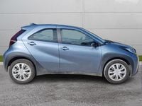 Usata Toyota Aygo X Active 98 CV (72 kW) 2025 Persian salt metallic SUV