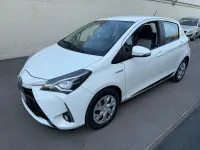 Usata Toyota Yaris Hybrid 73 CV (53 kW) 2018 Bianco Berlina