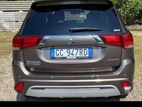 Usata Mitsubishi Outlander P-HEV Instyle 135 CV (99 kW) 2021 Grigio SUV