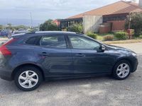 Usado Volvo V40 120 CV (88 kW) 2017 Gris Berlina