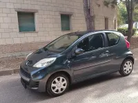Usata Peugeot 107 68 CV (50 kW) 2010 Grigio Utilitaria