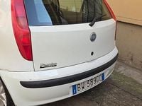 Usata Fiat Punto 80 CV (58 kW) 2001 Bianco Utilitaria