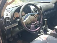 Usata Jeep Cherokee 143 CV (105 kW) 2004 Grigio SUV