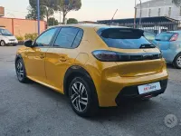 Usata Peugeot 208 Allure 102 CV (75 kW) 2023 Giallo Utilitaria