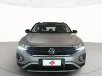 Usata VW T-Roc Life 115 CV (84 kW) 2023 K2 pyrit silver metallizzato SUV