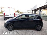 Usata Lancia Ypsilon Gold 69 CV (50 kW) 2018 Blu/azzurro Utilitaria