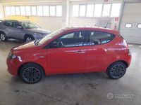 Usata Lancia Ypsilon Gold 69 CV (50 kW) 2021 Rosso Utilitaria