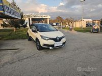 Usata Renault Captur Intens 90 CV (66 kW) 2018 Beige SUV