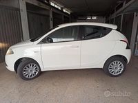 Usata Lancia Ypsilon 80 CV (58 kW) 2015 Bianco Utilitaria