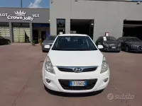 Usata Hyundai i20 Comfort 75 CV (55 kW) 2010 Bianco Utilitaria