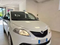 Usata Lancia Ypsilon Gold 69 CV (50 kW) 2016 Bianco Utilitaria