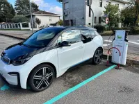 Usata BMW i3 75 kW (102 CV) 2022 Bianco Utilitaria