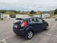 Usata Ford Fiesta Titanium 95 CV (69 kW) 2016 Blu Utilitaria
