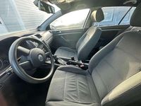 Usata VW Golf IV Sportline 116 CV (85 kW) 2004 Blu Berlina