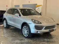 Usata Porsche Cayenne 239 CV (175 kW) 2010 Grigio SUV
