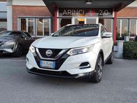 Usata Nissan Qashqai N-Connecta 116 CV (85 kW) 2019 White pearl brilliant SUV