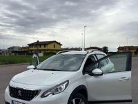 Usata Peugeot 2008 Allure 102 CV (75 kW) 2019 SUV