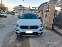 Usata VW T-Roc Advance 116 CV (85 kW) 2018 Argento SUV